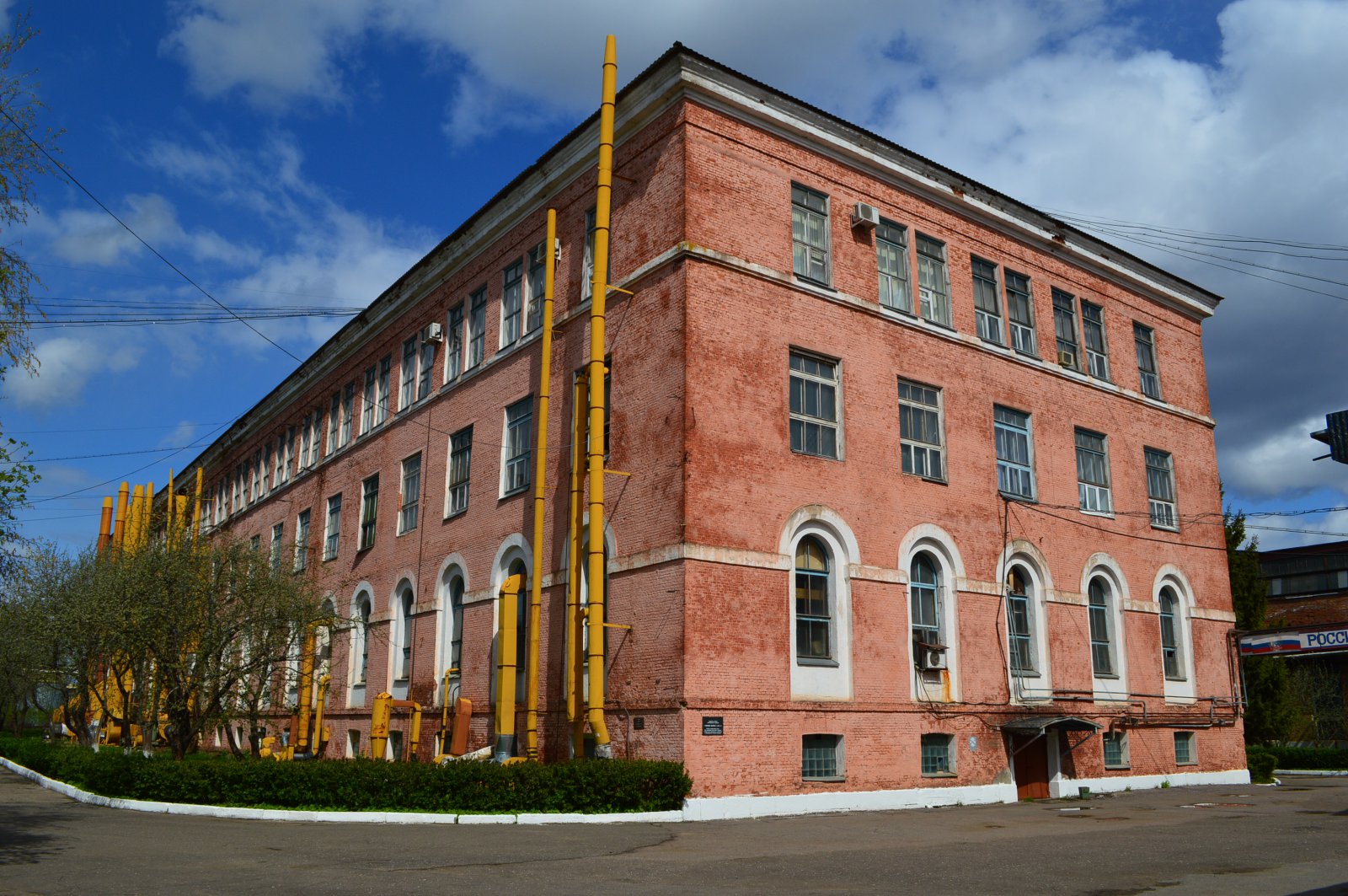 Одно из зданий "Красных" казарм. 2014 г.